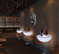 Стол светящийся квадратный на металическом основании 60х60х96 Стол светящийся квадратный на металическом основании 60х60х96