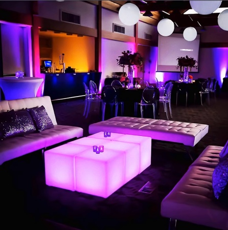 Светильник Куб 80 с питанием от АКБ, RGB Светильник Куб 80 с питанием от АКБ, RGB